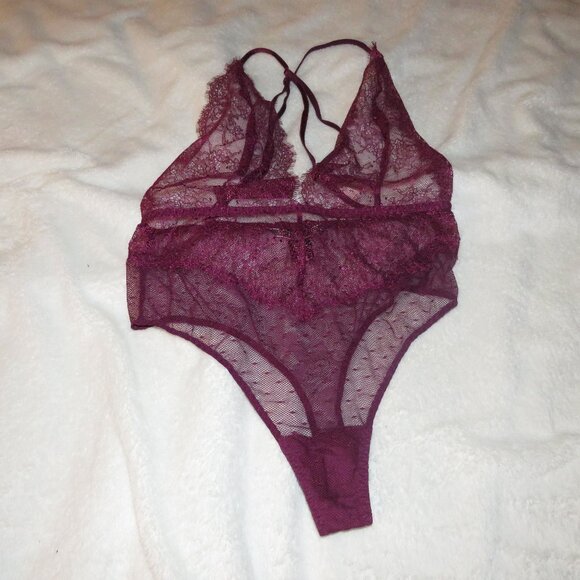 Victoria's Secret Burgundy Lace Bodysuit Teddy Small NWT - Picture 1 of 9
